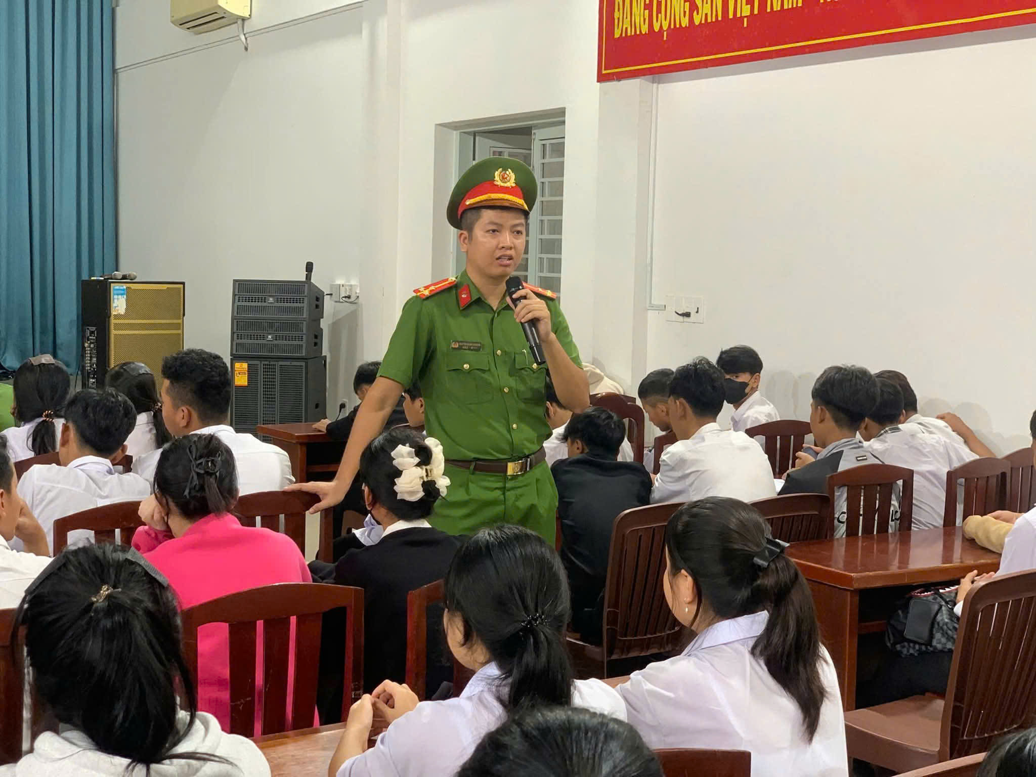 hoat-dong-tuyen-truyen-giao-duc-toan-dien-cho-hoc-sinh